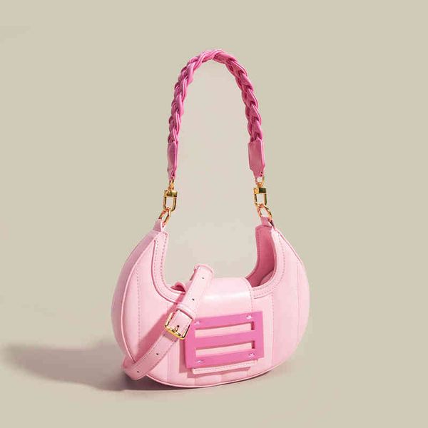 designer handbags 2022 new ox horn crescent wide shoulder belt woven fu lower half moon buckle crossbody saddle small
designer handbags 2022 new ox horn crescent wide shoulder belt woven fu lower half moon buckle crossbody saddle small