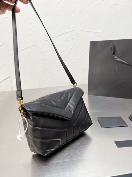 designer luxurious women shoulder bag messenger bags handbag fashion plain hasp cowhide genuine leather letter toothpick pattern women purse
designer luxurious women shoulder bag messenger bags handbag fashion plain hasp cowhide genuine leather letter toothpick pattern women purse