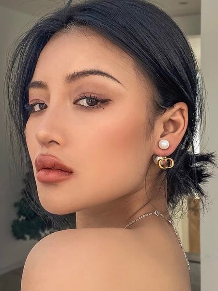 gold-plated designer pearl earrings men and women stud letter classic fashion style jewelry design retro women's birthday party, Golden;silver
gold-plated designer pearl earrings men and women stud letter classic fashion style jewelry design retro women's birthday party, Golden;silver