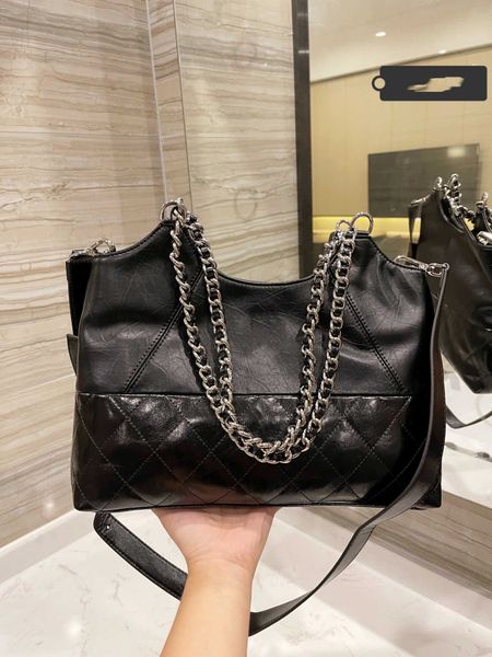factory brand classic designers shoulder bags crossbody bag genuine leather luxury handbags size 32*22cm
factory brand classic designers shoulder bags crossbody bag genuine leather luxury handbags size 32*22cm