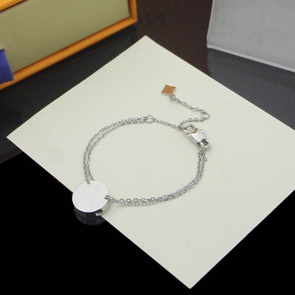 classic designer pendant charm bracelets silver rose gold necklace fashion jewelrys wristband letter simple clover luxury pendants lovers ch, Golden;silver
classic designer pendant charm bracelets silver rose gold necklace fashion jewelrys wristband letter simple clover luxury pendants lovers ch, Golden;silver