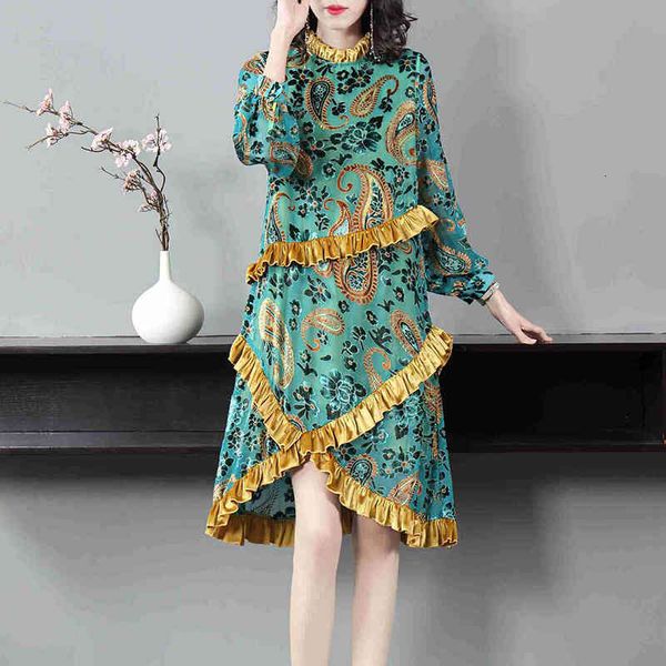 casual dresses fashion print dress autumn long sleeve stand collar stitched ruffle irregular middle skirt, Black;gray
casual dresses fashion print dress autumn long sleeve stand collar stitched ruffle irregular middle skirt, Black;gray