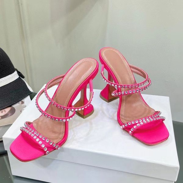 muaddi begum crystal-embellished amina buckle stain open toe tube heel sandals women's luxury designer dress shoes evening slingback sa, Black
muaddi begum crystal-embellished amina buckle stain open toe tube heel sandals women's luxury designer dress shoes evening slingback sa, Black