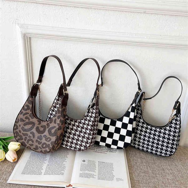 bags handbags korean version thousand bird grid red contrast checkerboard staff armpit moon tooth portable shoulder female, Black;red
bags handbags korean version thousand bird grid red contrast checkerboard staff armpit moon tooth portable shoulder female, Black;red