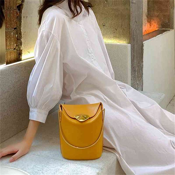 bag women's 2019 new autumn and winter one shoulder versatile messenger bag fashion high sense french minority chain bucket
bag women's 2019 new autumn and winter one shoulder versatile messenger bag fashion high sense french minority chain bucket
