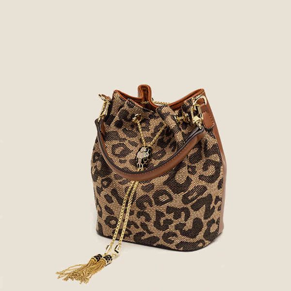 purses outlet women 2022 new design leopard drawstring bucket bag mini sling one shoulder messenger women's bag
purses outlet women 2022 new design leopard drawstring bucket bag mini sling one shoulder messenger women's bag