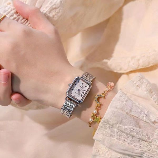 luxury fashion style womens watchesretro small dial square steel band chain watch women's simple temperament student quartz orologio di, Slivery;golden
luxury fashion style womens watchesretro small dial square steel band chain watch women's simple temperament student quartz orologio di, Slivery;golden