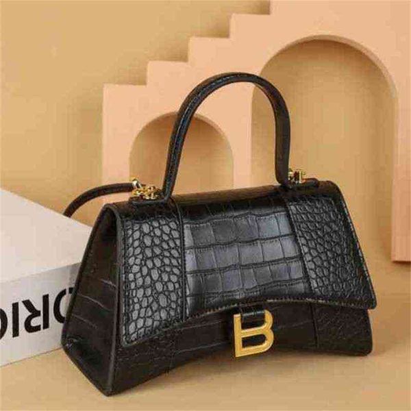 trend bbalencaiga crossbody bags winter autumn 2022 b home hourglass bags small square half moon
trend bbalencaiga crossbody bags winter autumn 2022 b home hourglass bags small square half moon