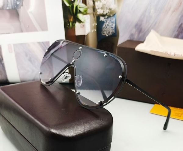 2022 new fashion sunglasses for men and women letter sunglasses metal double frame men's mirror sunshade mirror, White;black
2022 new fashion sunglasses for men and women letter sunglasses metal double frame men's mirror sunshade mirror, White;black