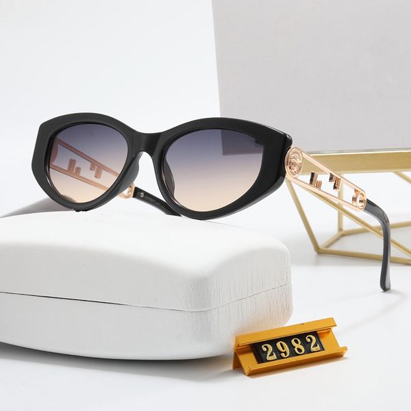 2022 luxury designer sunglasses men eyeglasses outdoor shades pc frame fashion uv400 classic lady sun glasses mirrors for women, White;black
2022 luxury designer sunglasses men eyeglasses outdoor shades pc frame fashion uv400 classic lady sun glasses mirrors for women, White;black