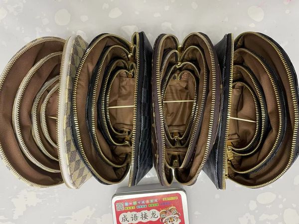 4pcs/set women cosmetic bags famous makeup bag travel pouch make up handbag ladies clutch bagss purses toiletry bao #61588
4pcs/set women cosmetic bags famous makeup bag travel pouch make up handbag ladies clutch bagss purses toiletry bao #61588