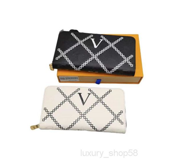 crossbody designers black flowers embossing wallets purses mens classic long credit business clutch card id holders lichee pattern coin purs, Red;black
crossbody designers black flowers embossing wallets purses mens classic long credit business clutch card id holders lichee pattern coin purs, Red;black