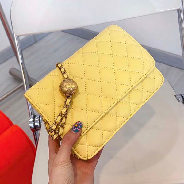 small golden ball chain bag woman 2022 new leather small fragrant wind diamond single shoulder cross-body bag woman 16
small golden ball chain bag woman 2022 new leather small fragrant wind diamond single shoulder cross-body bag woman 16