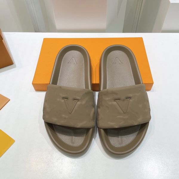 2022 designers women sandals slippers pool pillow comfort smooth calfskin flat letter mules fashionable easy-to-wear rubber bottom width sli, Black
2022 designers women sandals slippers pool pillow comfort smooth calfskin flat letter mules fashionable easy-to-wear rubber bottom width sli, Black