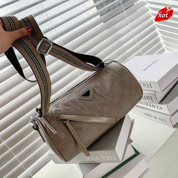 factory online export designer brand bag handbag style small women's 2022 new cylinder large capacity fashion single shoulder msenger
factory online export designer brand bag handbag style small women's 2022 new cylinder large capacity fashion single shoulder msenger