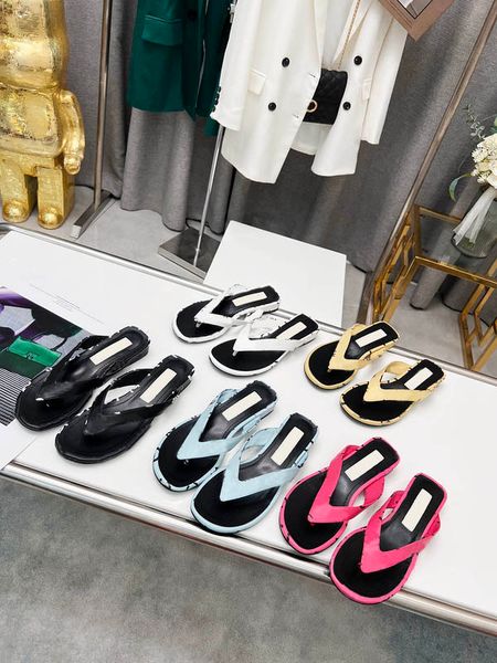 2022 women's flip flops sandals flat slippers printed lambskin white black indoor causal sandal summer designer luxury fashion ladies b
2022 women's flip flops sandals flat slippers printed lambskin white black indoor causal sandal summer designer luxury fashion ladies b