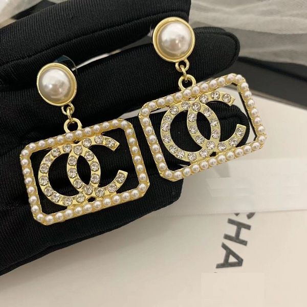 the new 2022 earrings are fashion studded with diamonds and pearls with geometric ring earrings, Silver
the new 2022 earrings are fashion studded with diamonds and pearls with geometric ring earrings, Silver