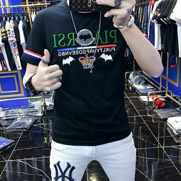 western fashion style men's t-shirts 2022 summer new letter printing crown pattern embroidery design short sleeve mercerized cotton cuf, White;black
western fashion style men's t-shirts 2022 summer new letter printing crown pattern embroidery design short sleeve mercerized cotton cuf, White;black