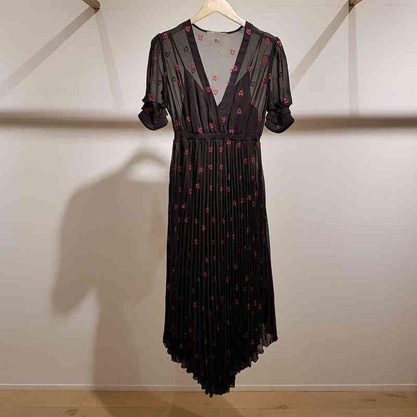 french elegant maje early autumn v-neck love embroidery pleated dress irregular long skirt e1, Black;gray
french elegant maje early autumn v-neck love embroidery pleated dress irregular long skirt e1, Black;gray