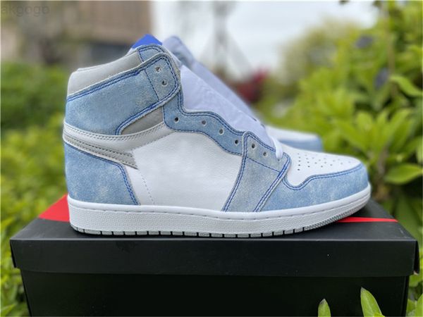 2022 new release 1 high og hyper basketball shoes men women sneakers light smoke grey white royal blue trainers sports with original box
2022 new release 1 high og hyper basketball shoes men women sneakers light smoke grey white royal blue trainers sports with original box
