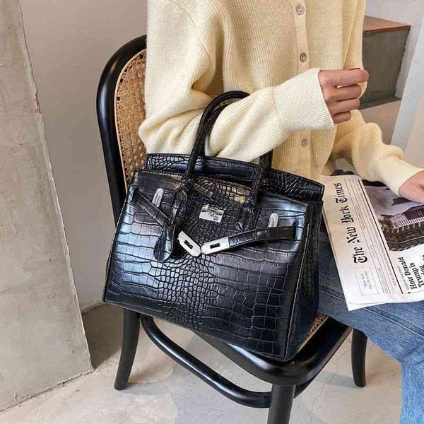 luxury women birkinss handbags women's platinum bag large capacity crocodile pattern 2022 spring european and american single shoulder
luxury women birkinss handbags women's platinum bag large capacity crocodile pattern 2022 spring european and american single shoulder