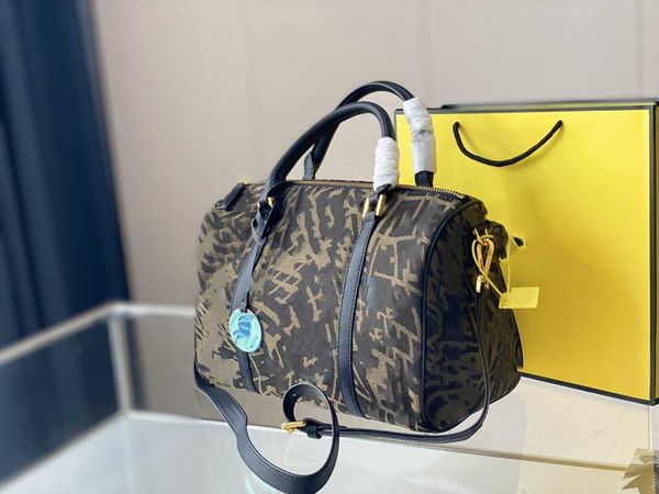 designer bag women fashion handle quality crossbody shoulder strap beach handbag fendyity letter roma travel luxury fendace purse yfj1
designer bag women fashion handle quality crossbody shoulder strap beach handbag fendyity letter roma travel luxury fendace purse yfj1