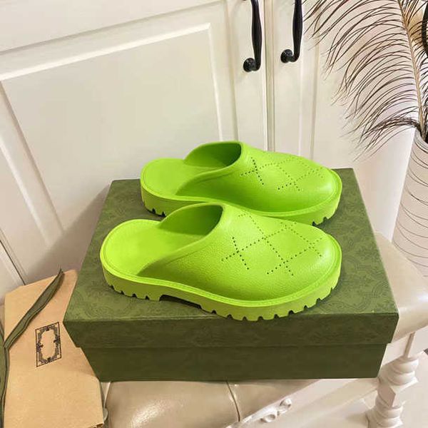 2021 women's men's slippers with thick soles fashion jelly color pvc soft and comfortable no belt naked boots martin light, Black
2021 women's men's slippers with thick soles fashion jelly color pvc soft and comfortable no belt naked boots martin light, Black