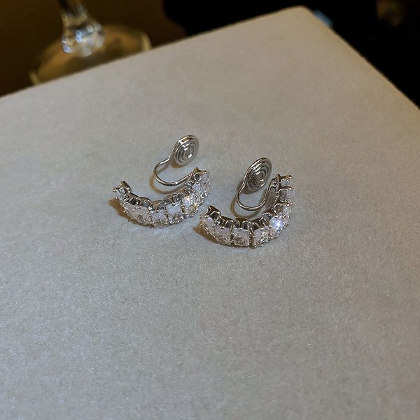 real gold plated 925 silver needle zircon geometric c- shaped earrings light luxury minority design ear studs personalized high-grade earrin, Golden
real gold plated 925 silver needle zircon geometric c- shaped earrings light luxury minority design ear studs personalized high-grade earrin, Golden