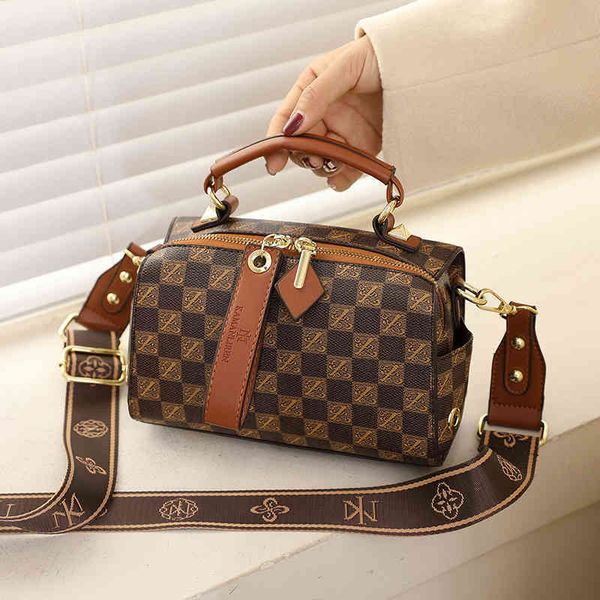 net red one shoulder handbag printed boston bucket bag
net red one shoulder handbag printed boston bucket bag