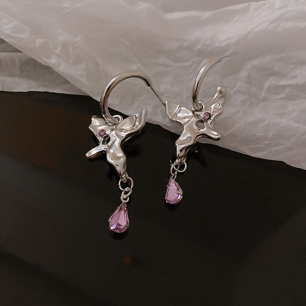 925 silver stud rhinestone-encrusted geometric butterfly earrings female tassel metal design ear clip sweet cool frosty style earrings tide, Golden
925 silver stud rhinestone-encrusted geometric butterfly earrings female tassel metal design ear clip sweet cool frosty style earrings tide, Golden