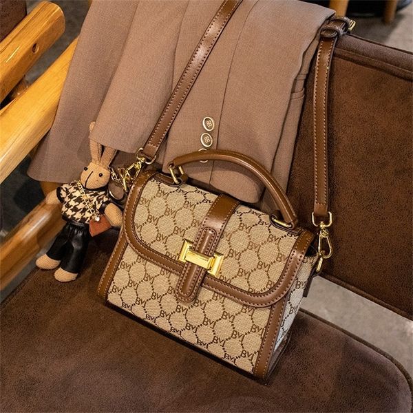 purse bag women's sling one shoulder bag canvas printed cross messenger spring 2023 new small square
purse bag women's sling one shoulder bag canvas printed cross messenger spring 2023 new small square