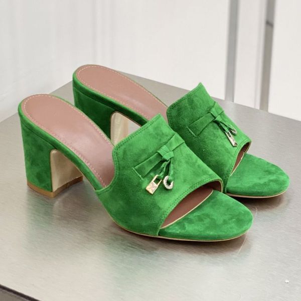 2022 designer women shoes sprightly charms fish mouth pumps sandals luxurious evening high heels elegant ladies footwear size :35-40, Black
2022 designer women shoes sprightly charms fish mouth pumps sandals luxurious evening high heels elegant ladies footwear size :35-40, Black