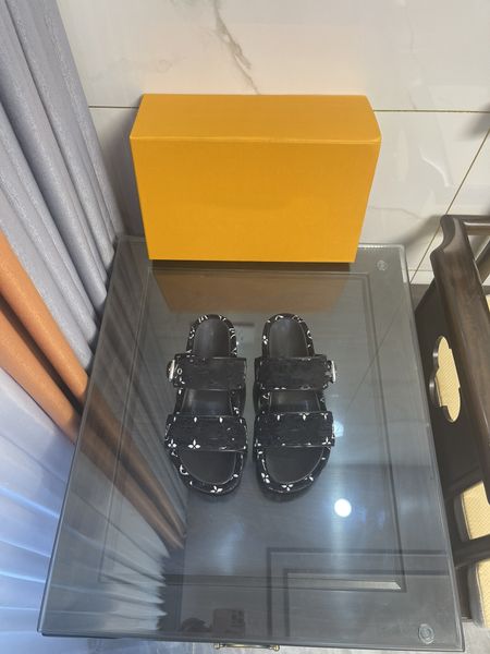 womens designer sandal h platform sandals men slides thick bottom flip flops summer flat shoes casual beach 0709, Black
womens designer sandal h platform sandals men slides thick bottom flip flops summer flat shoes casual beach 0709, Black