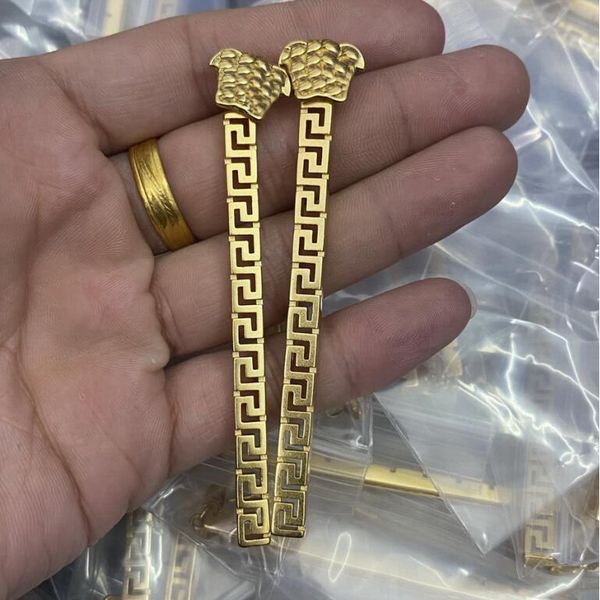 fashion new designed long earring stud rivet greece meander pattern pendant banshee medusa head portrait 18k gold plated women's earrin, Golden;silver
fashion new designed long earring stud rivet greece meander pattern pendant banshee medusa head portrait 18k gold plated women's earrin, Golden;silver