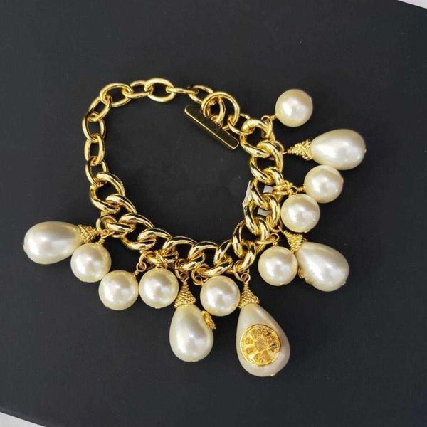 brand fashion jewelry gold color chain water drop pearls tassel bracelet praty jewelry c design unique adjustable bracelet2880, Golden;silver
brand fashion jewelry gold color chain water drop pearls tassel bracelet praty jewelry c design unique adjustable bracelet2880, Golden;silver