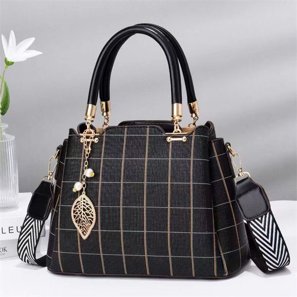 women inclined shoulder bags fashion casual womens bag small handbag totes high-capacity leather large volume wholesale girl mobile phone ba
women inclined shoulder bags fashion casual womens bag small handbag totes high-capacity leather large volume wholesale girl mobile phone ba