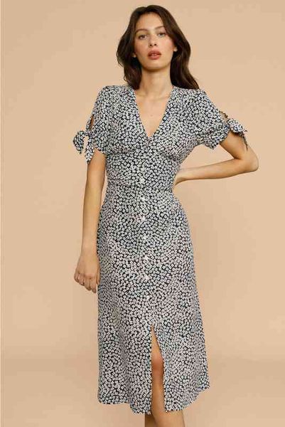 casual dresses legal system ro spring and summer silk four leaf grass printed butterfly sleeve v-neck waist dress women, Black;gray
casual dresses legal system ro spring and summer silk four leaf grass printed butterfly sleeve v-neck waist dress women, Black;gray