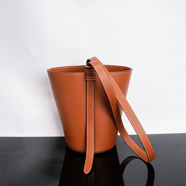 designer luxury glossy leather bucket bags cowhide zipper metal mark shoulder bag sheepskin lining fashion handbags women's phone cross
designer luxury glossy leather bucket bags cowhide zipper metal mark shoulder bag sheepskin lining fashion handbags women's phone cross