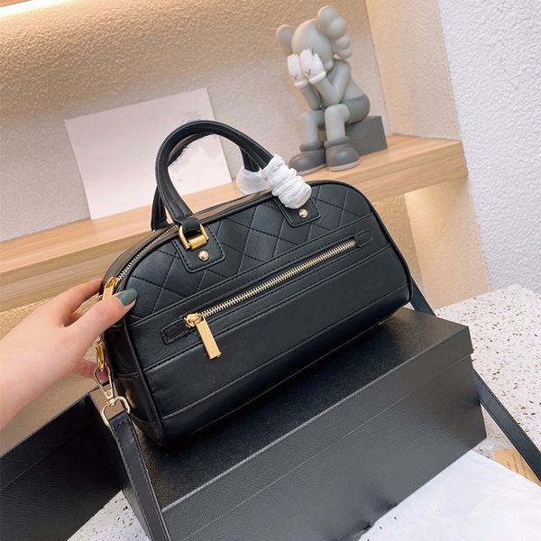 leather luxury bag chain crossbody bag classic designer handbag tote bowling shoulder bags
leather luxury bag chain crossbody bag classic designer handbag tote bowling shoulder bags