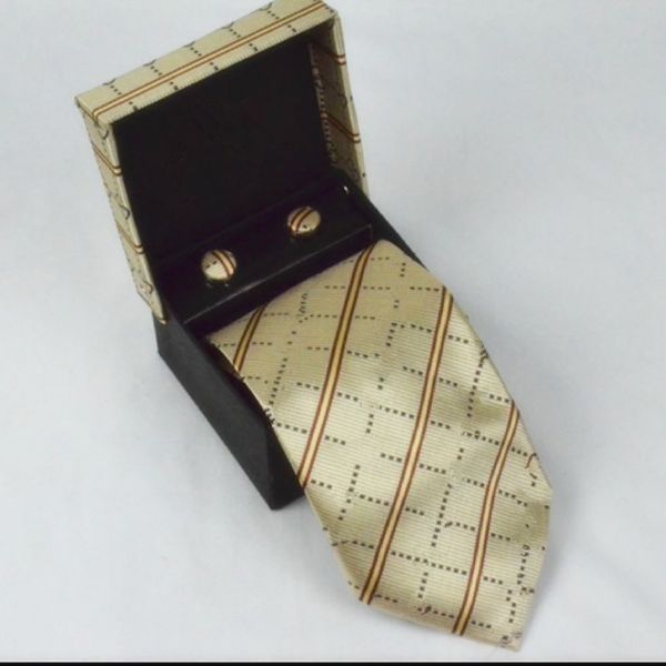 2023 fashion brand men ties 100% silk jacquard classic woven handmade men's tie necktie for man wedding casual and business neckties, Blue;purple
2023 fashion brand men ties 100% silk jacquard classic woven handmade men's tie necktie for man wedding casual and business neckties, Blue;purple