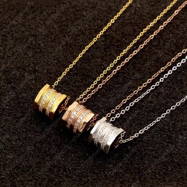 octagonal necklace with brand logo on the side have three colors of gold silver rose chain length 48cm
octagonal necklace with brand logo on the side have three colors of gold silver rose chain length 48cm