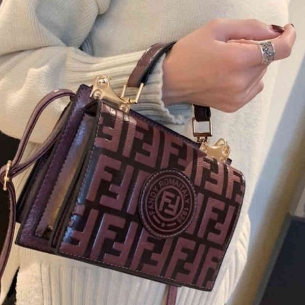 bag women new embossed letter handbag soft leather small square one shoulder oblique span retro women's purses_k2lf
bag women new embossed letter handbag soft leather small square one shoulder oblique span retro women's purses_k2lf