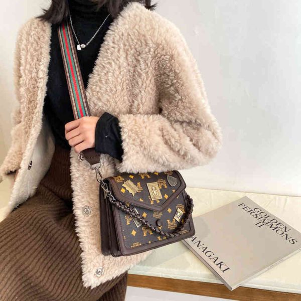 handbags bag women's new messenger sling one shoulder letter wide belt trend small square women
handbags bag women's new messenger sling one shoulder letter wide belt trend small square women