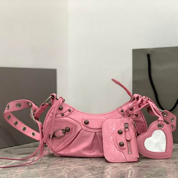 hh designer bags luxury design fashion le cagole handmade bags handbags shoulder bag women's crossbody retro lady tote cosmetic bucket
hh designer bags luxury design fashion le cagole handmade bags handbags shoulder bag women's crossbody retro lady tote cosmetic bucket