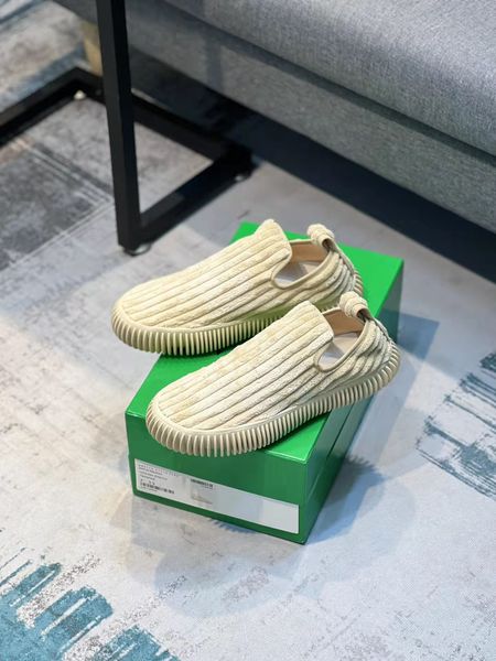 famous brands sporty brand 22s new rubber sneakers shoes low knit mesh is breathable outdoor trainers luxury designer lightweight loafers di, Black
famous brands sporty brand 22s new rubber sneakers shoes low knit mesh is breathable outdoor trainers luxury designer lightweight loafers di, Black