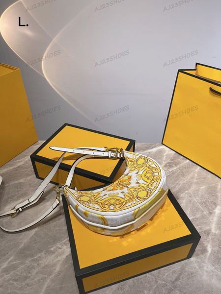 luxury brand totes women hobo nano graphy clutch bag roma half moon arabesquitic lady leather womens shoulder handbag italy women wrist bags 
luxury brand totes women hobo nano graphy clutch bag roma half moon arabesquitic lady leather womens shoulder handbag italy women wrist bags