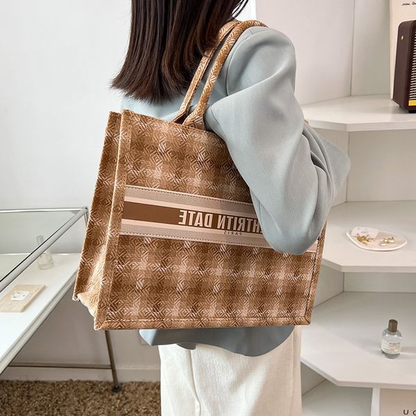 designer bags this year's popular big women's 2022 summer new fashion versatile large capacity foreign style single shoulder handb
designer bags this year's popular big women's 2022 summer new fashion versatile large capacity foreign style single shoulder handb