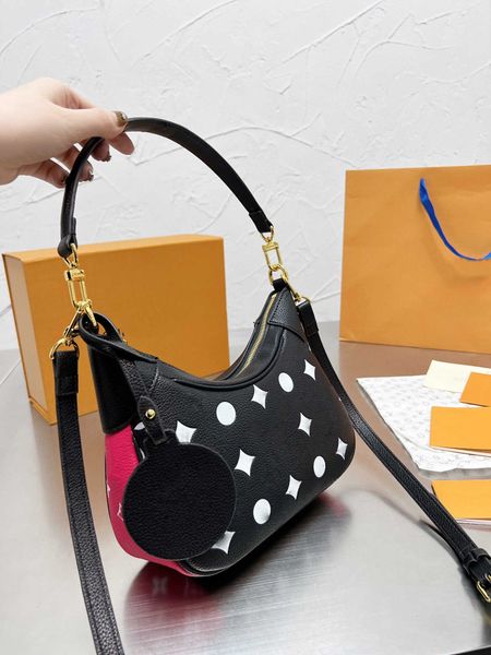 luxury fashion croissant fashion classic bags all-match medium tote women handbags pattern shoulder clutch bag designer
luxury fashion croissant fashion classic bags all-match medium tote women handbags pattern shoulder clutch bag designer