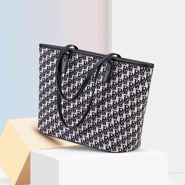classic tote large capacity canvas small commuter versatile one shoulder women's bag new handbags
classic tote large capacity canvas small commuter versatile one shoulder women's bag new handbags