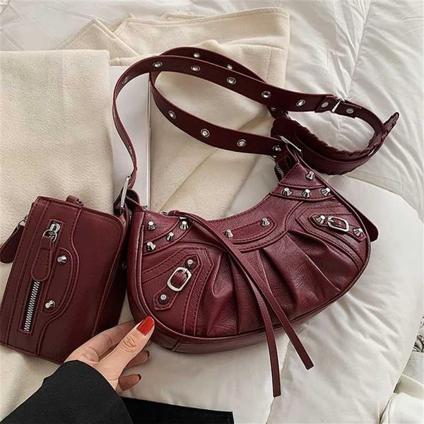 rivets design half moon pu leather armpit crossbody bag winter punk style vintage shoulder purses and handbags 2 pcs set 211023294u
rivets design half moon pu leather armpit crossbody bag winter punk style vintage shoulder purses and handbags 2 pcs set 211023294u
